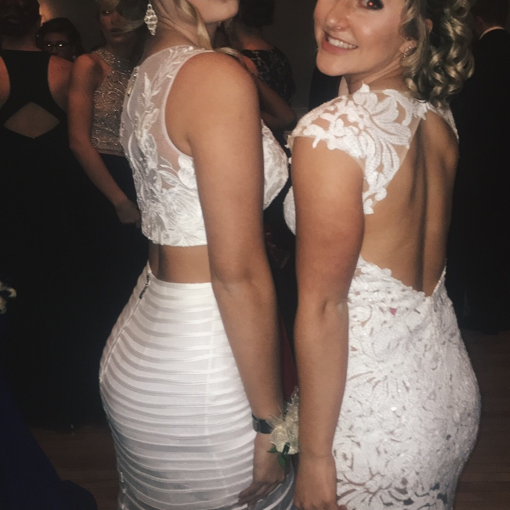 Sherri Hill Prom Dress - Picture 2 of 3